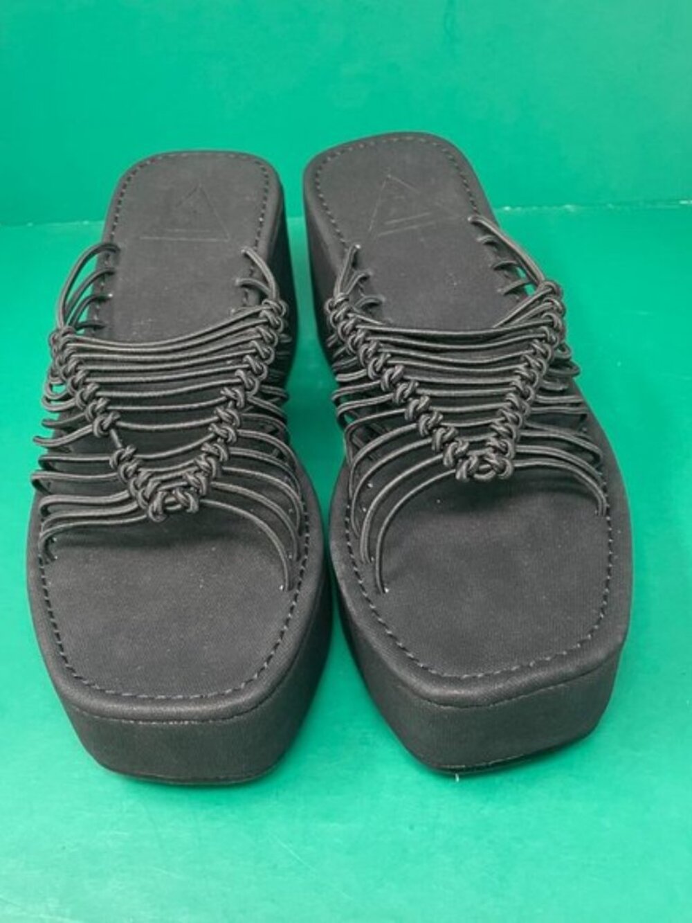 Sol Sana St. Sana | Derby Platform